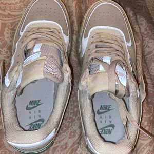 Nike Air Force 1 shadow